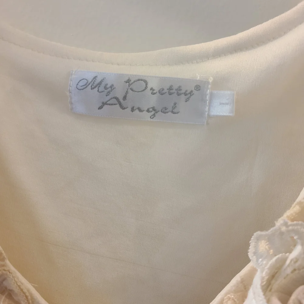 Pretty Angel Ivory Floral Lace Tunic - Picture 2 of 2